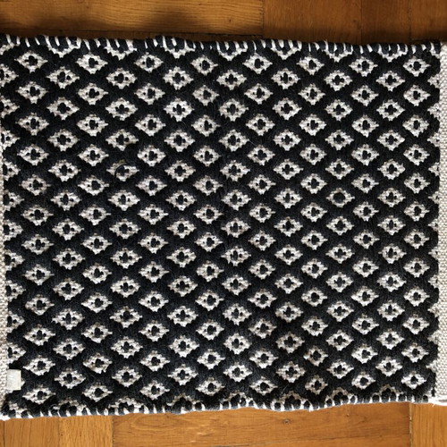 Double-Sided Rug black and white cotton Moroccan style like new
