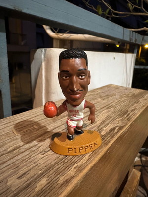 Φιγούρα Pippen Bulls NBA Corinthian 1997 σαν καινούργιο, vintage