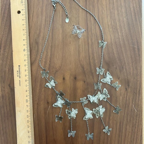 Necklace and ring set with butterflies like new, silver