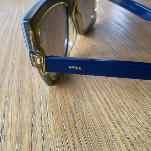 Fendi large sunglasses like new, beige and blue