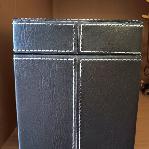 Storage box