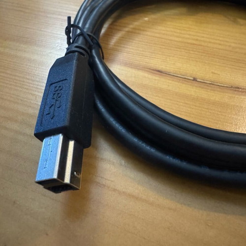 Set of 7 cables new including VGA HDMI audio and USB