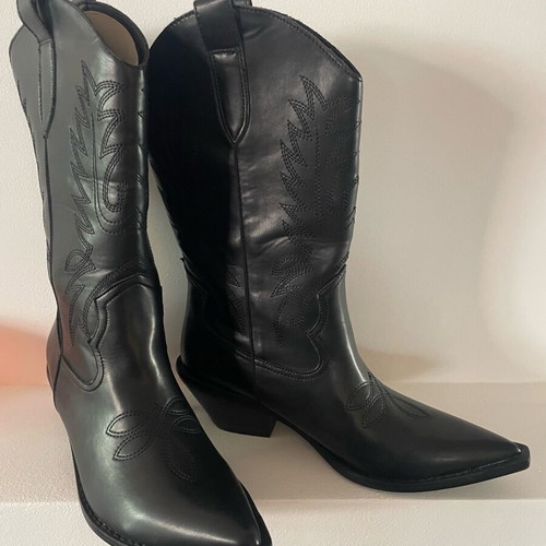 Pull & Bear black western boots like new, size 40