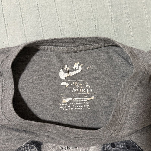 Nike Air Max Skull Graphic Tee XL heather grey like new