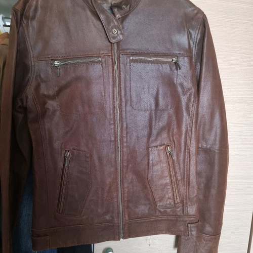 Leather jackets like new, pack of 3 women's