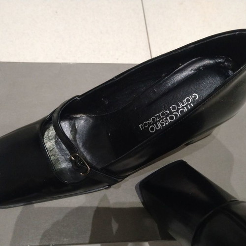 Vintage pumps with strap size 36.5 used, black, Gianna Kazakou design