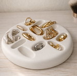 Round Minimal Jewelry Box new, white with compartments