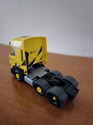Μινιατούρα Herpa Renault T tractor 6×2 1:87 καινούργιο