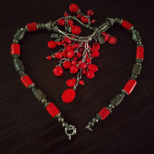 Natural coral vintage necklace like new, length 51 cm