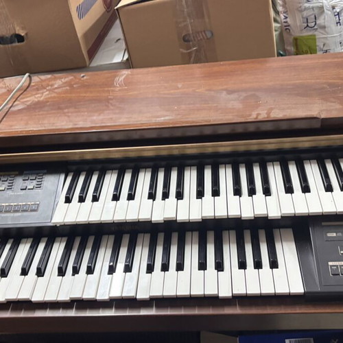 Yamaha ME 100 keyboard used, fully functional despite fallen keys