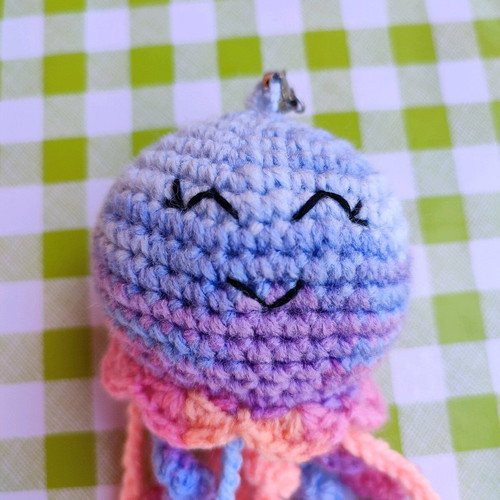 Knitted jellyfish doll rainbow new for babies