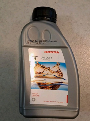Honda Ultra DOT 4 Brake Fluid 500ml new, genuine