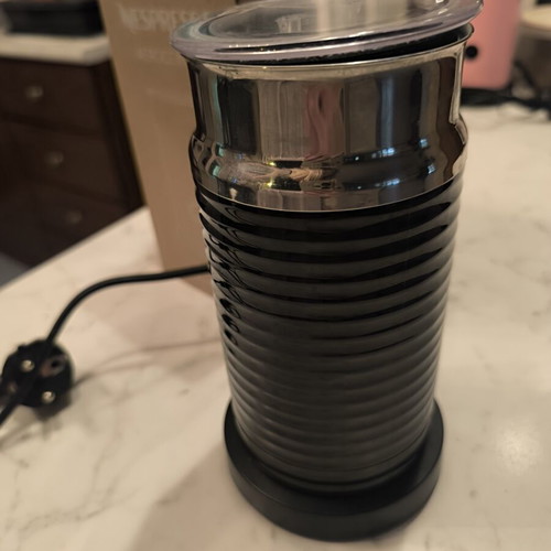 Nespresso Aeroccino 3 milk frother like new