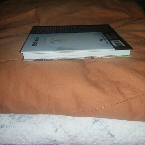 Book for Maltese dog like new