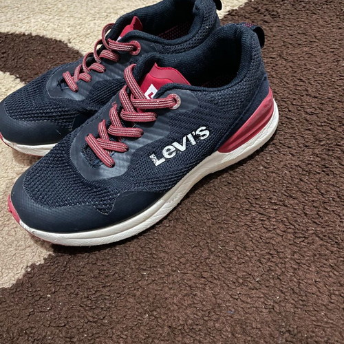 Levi's kids athletic shoes size 34 used blue