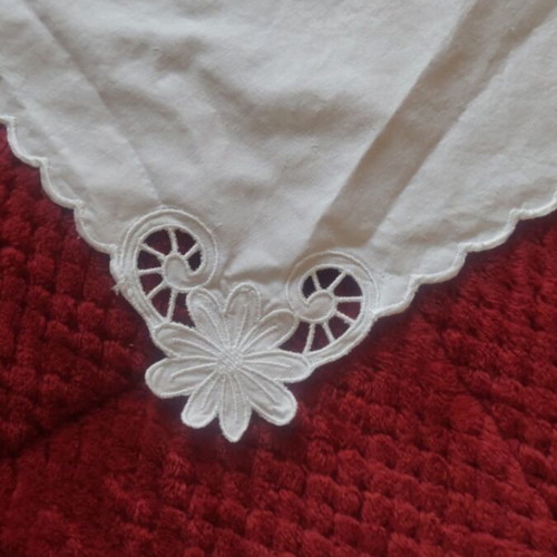 Handmade cutwork set of 9 pieces like new