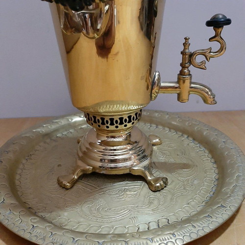 Rare oriental samovar like new with bronze tray