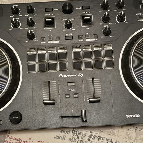 Pioneer DDJ REV1 DJ controller