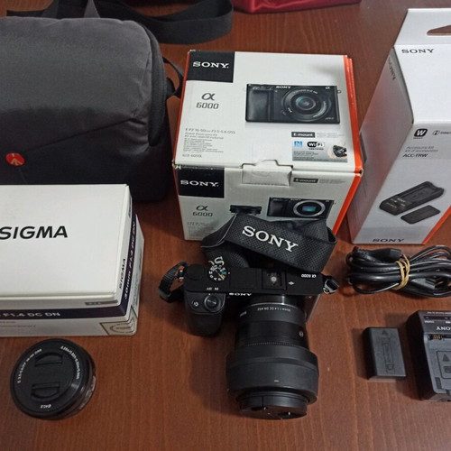 Sony a6000 with Sigma 30mm f/1.4 Contemporary lens like new