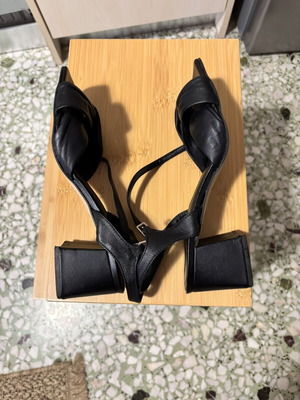 Leather black heels used, size 40, sandals