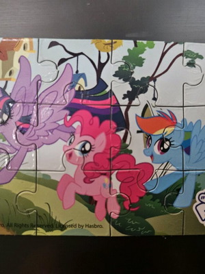 My Little Pony magnetic puzzle like new, small size 9x6 cm