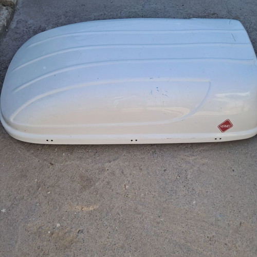 Hermes roof box and roof racks used
