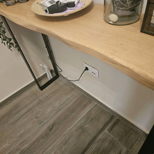 Entrance console like new, solid wood with waterproofing and iron legs
