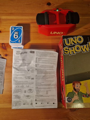 Uno Showdown board game like new, ages 7+