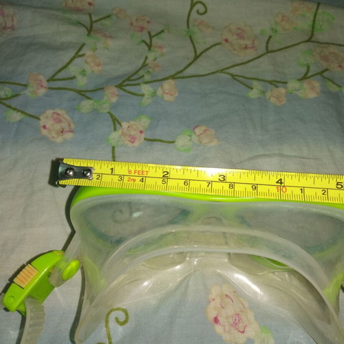 Children's snorkeling mask