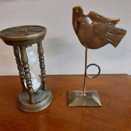 Bronze hourglass antique like new