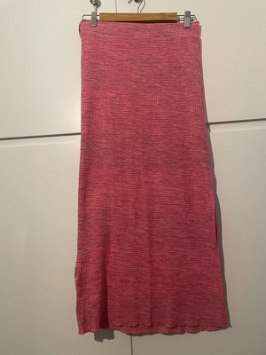 Midi skirt Sinsay size M pink like new with elastic and slit