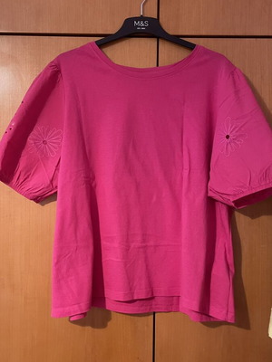 Cotton blouse in fuchsia with puff sleeves like new, size XXL