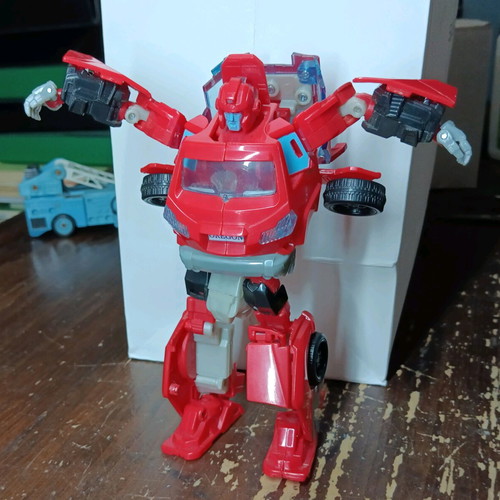Transformers Universe Ironhide Deluxe Autobot used vintage