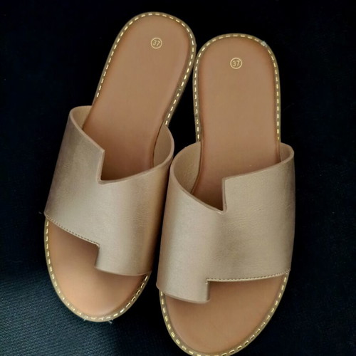 A To Z Greek Champagne Sandals Size 37 Like New Beige