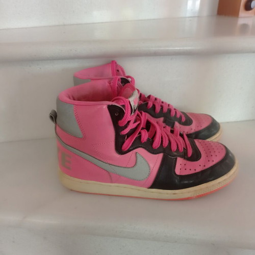 Nike ψηλοτάκουνα αθλητικά παπούτσια σαν καινούργιο, ροζ και ασημί