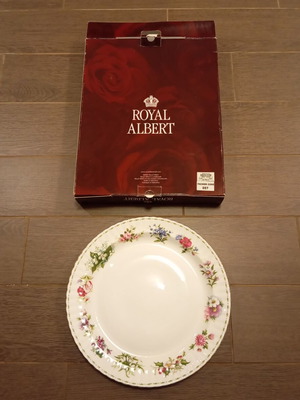 Πιατέλα Royal Albert flower months καινούργια μεγάλη οβάλ με 12 μήνες