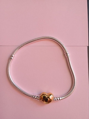 Pandora jewelry like new, silver color