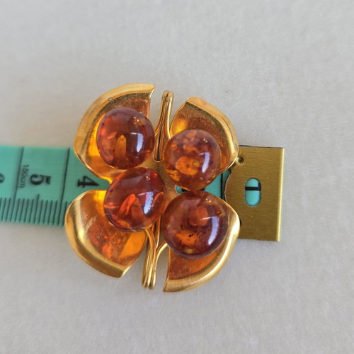 Russian brooch with Baltic amber, berry leaf design