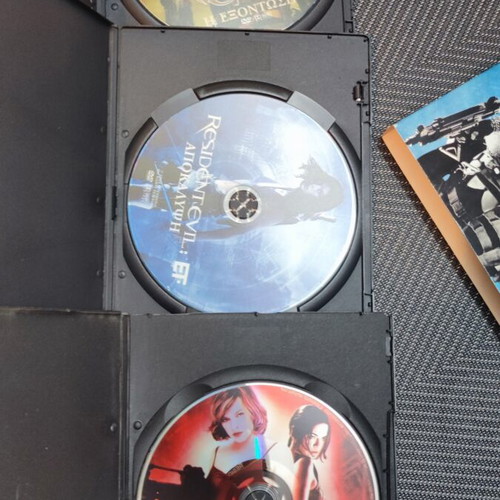 Resident Evil Trilogy DVD like new with Greek subtitles