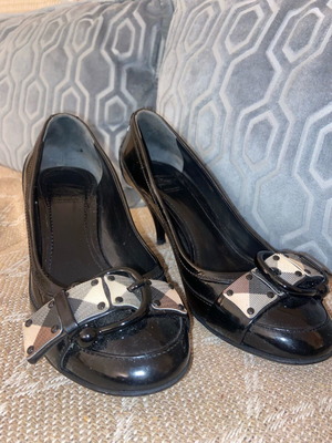 Burberry low heels like new, size 36.5, black