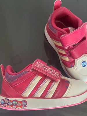 Adidas παιδικό παπούτσι μεταχειρισμένο, μέγεθος 23,5, ροζ