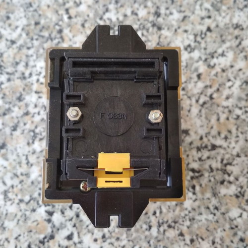 2 Omron ratchet relays with bases, coils 220V and 110V