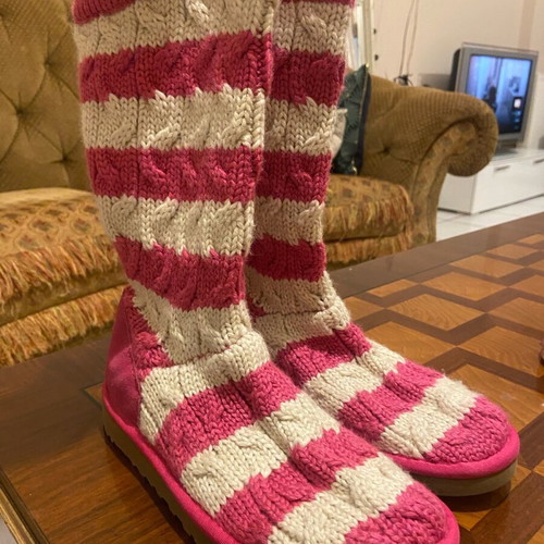 Ugg collectible knitted boots new No 38 with fur