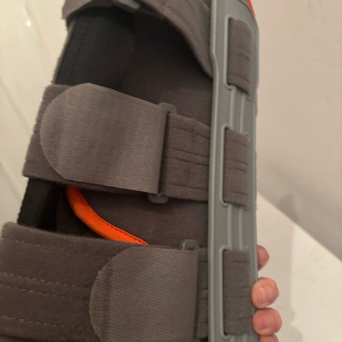 Orthopedic boot child used for shoe size 34-36