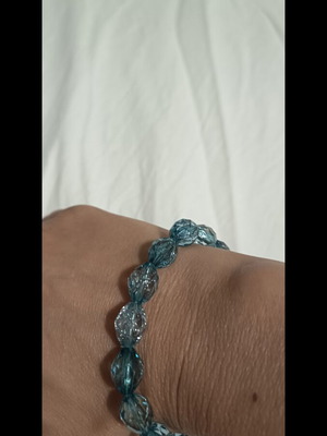 Beaded bracelet green like new