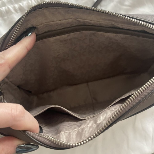 Michael Kors Jet Set Crossbody Bag like new, grey and brown
