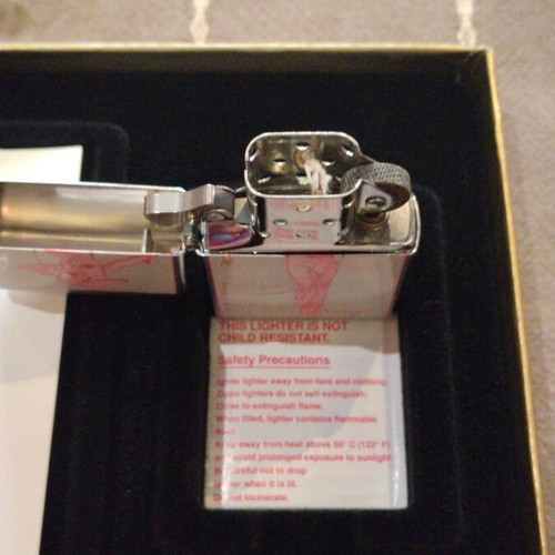 Zippo The Petty Girl Pinup Art lighter gift set like new