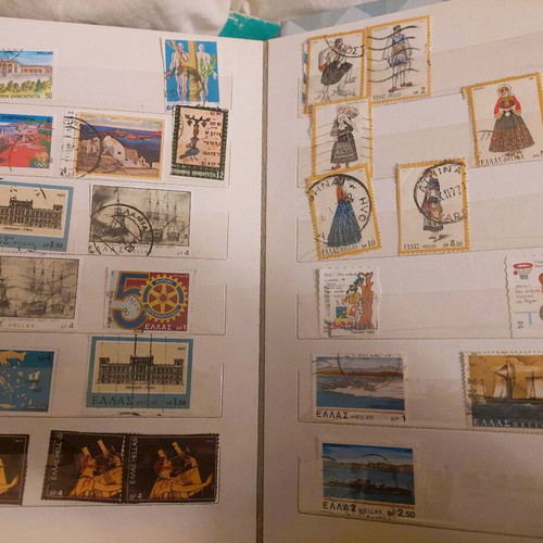 Stamp collection like new, about 1100 mixed Greek and foreign