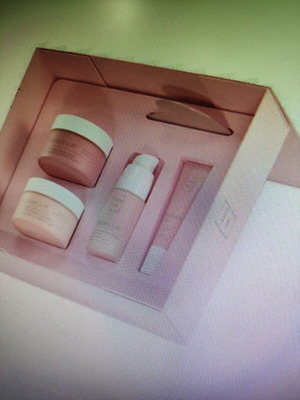 Lavish Care σετ Radiant Lift με Gua Sha