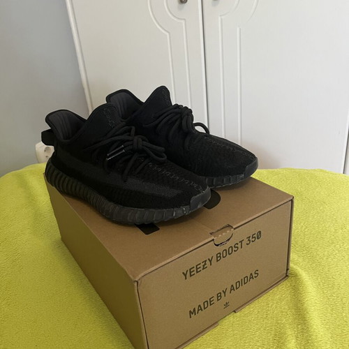 Adidas Yeezy Boost 350 V2 Onyx new sneakers size 41.5 black